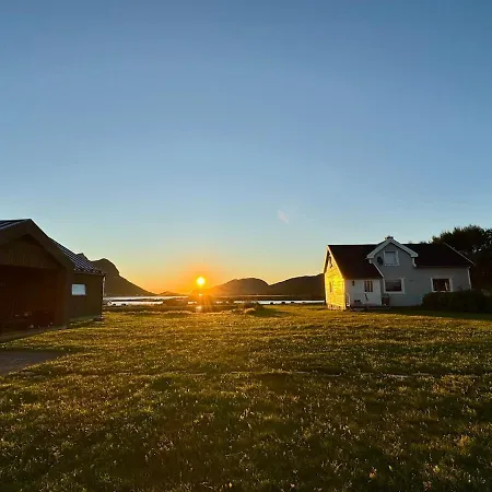 Cozy Older House In The Middle Of Lofoten 莱克内斯
